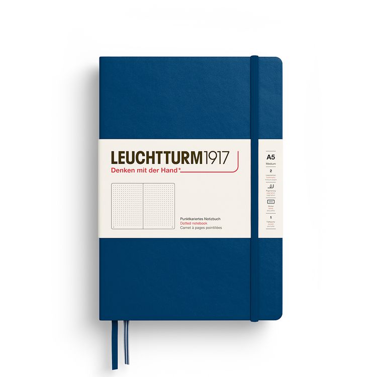 Produktbild: Notizbuch Medium (A5), Hardcover, 251 nummerierte Seiten, Indigo, dotted