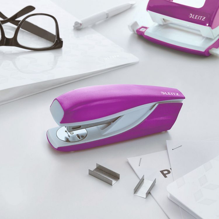 Produktbild: LEITZ Heftger&auml;t NeXXt WOW bis 30 Blatt violett metallic