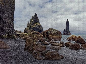 Produktbild: CALVENDO Puzzle Reynisdrangar | 1000 Teile Lege-Gr&ouml;&szlig;e 64x48cm Foto-Puzzle f&uuml;r gl&uuml;ckliche Stunden