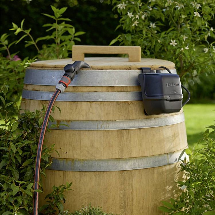 Produktbild: GARDENA Akku-Regenfasspumpe 2600 Comfort 18V P4A solo Regenwassernutzungsanlage 2600 l/h 1.8m