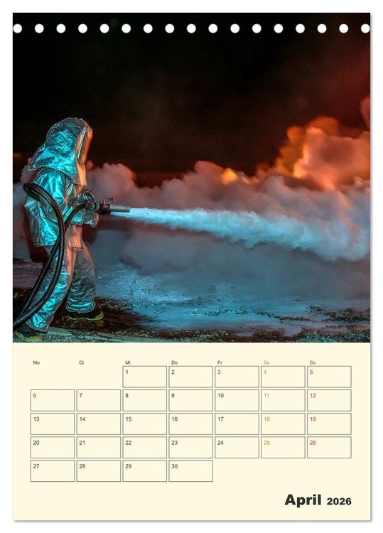 Produktbild: Feuerwehr - selbstloser Dienst weltweit (Tischkalender 2026 DIN A5 hoch), CALVENDO Monatskalender