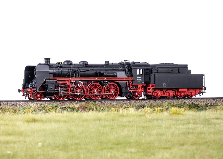 Produktbild: M&auml;rklin 038190 H0 Dampflok 19 016 DR/DDR