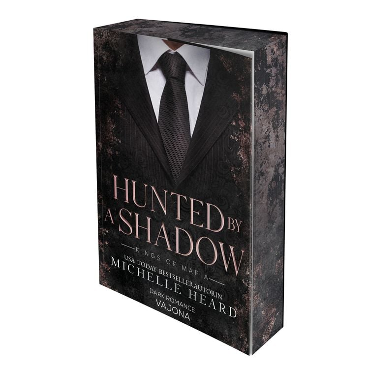 Produktbild: Hunted by a Shadow (Kings of Mafia 3)