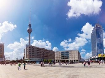 Produktbild: CALVENDO Puzzle Der Alex! - Blick auf den Alexanderplatz und dem Berliner Wahrzeichen, dem Fernsehturm. | 1000 Teile Lege-Gr&ouml;&szlig;e 64 &times; 48 cm Foto-Puzzle f&uuml;r gl&uuml;ckliche Stunden