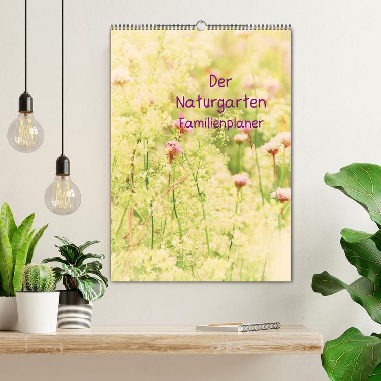 Produktbild: Der Naturgarten Familienplaner (Wandkalender 2026 DIN A2 hoch), CALVENDO Monatskalender