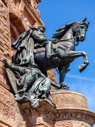 Produktbild: CALVENDO Puzzle Reiterstandbild des Hohenzollernkaisers Wilhelm I. | 1000 Teile Lege-Gr&ouml;&szlig;e 64x48cm Foto-Puzzle f&uuml;r gl&uuml;ckliche Stunden