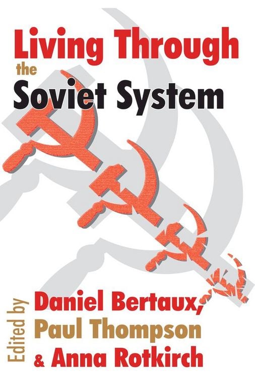 Produktbild: Living Through the Soviet System