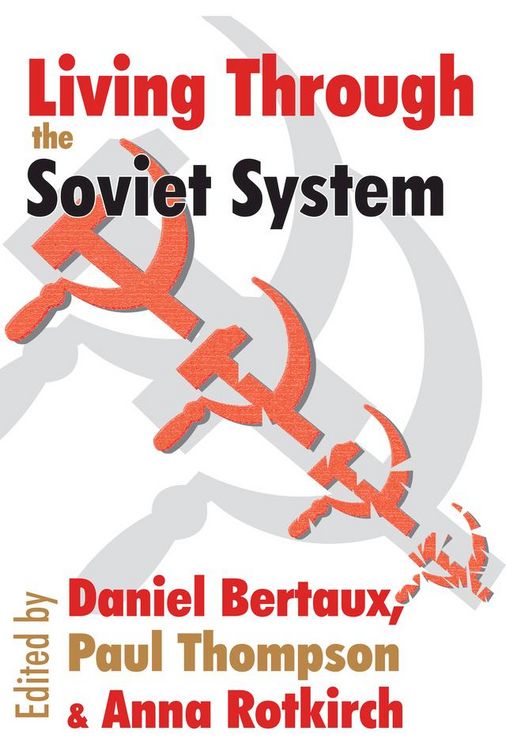 Produktbild: Living Through the Soviet System