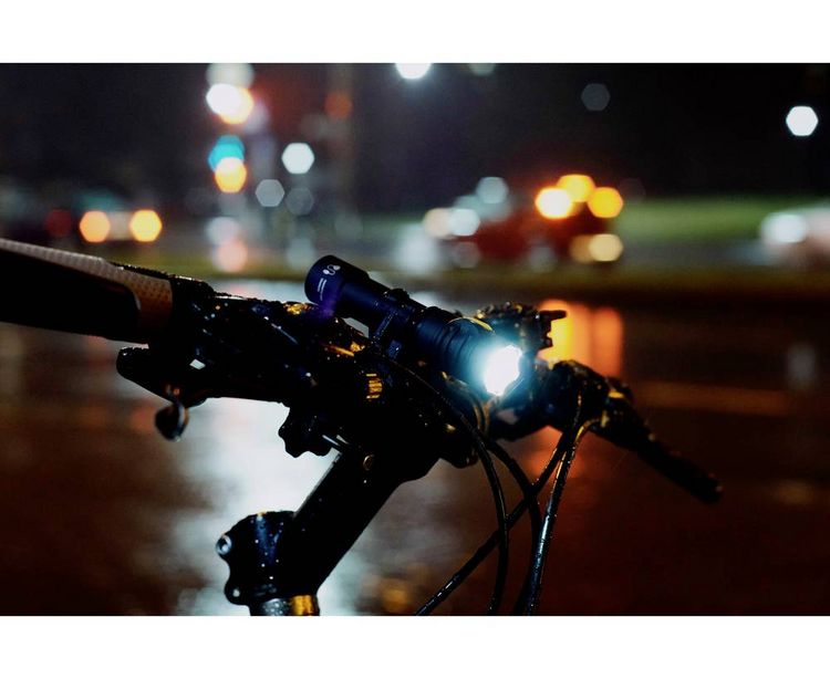 Produktbild: ArmyTek Prime C2 Pro LED Taschenlampe akkubetrieben 2400lm 68g