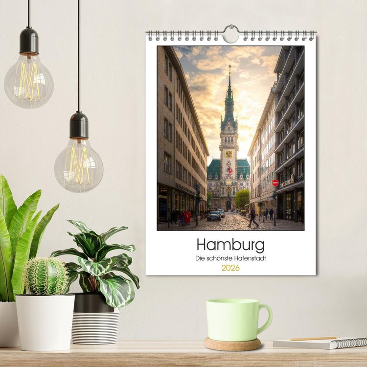 Produktbild: Hamburg - Die sch&ouml;nste Hafenstadt (Wandkalender 2026 DIN A4 hoch), CALVENDO Monatskalender