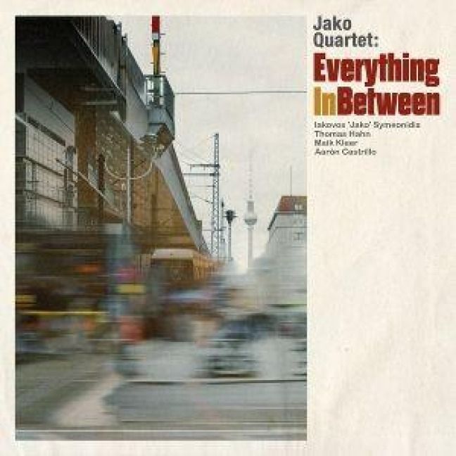 Produktbild: Everything In Between