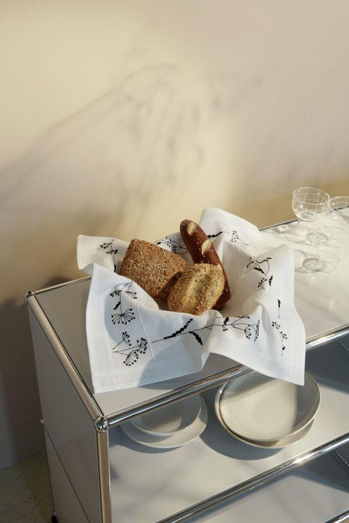 Produktbild: Stickpackung Gez&auml;hlter Kreuzstich, Brotdeckchen Gr&auml;ser
