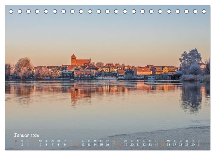 Produktbild: Zwischen See und Himmel - Waren (M&uuml;ritz) im Wandel der Jahreszeiten (Tischkalender 2026 DIN A5 quer), CALVENDO Monatskalender