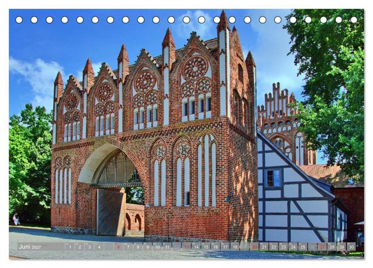Produktbild: Neubrandenburg - Stadt der 4 T&uuml;rme (Tischkalender 2027 DIN A5 quer), CALVENDO Monatskalender