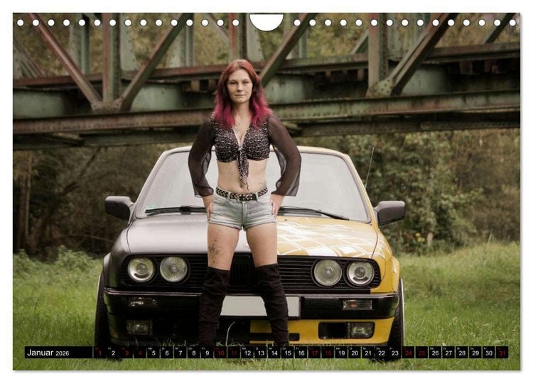 Produktbild: Hei&szlig;e Frauen und schnelle Autos (Wandkalender 2026 DIN A4 quer), CALVENDO Monatskalender