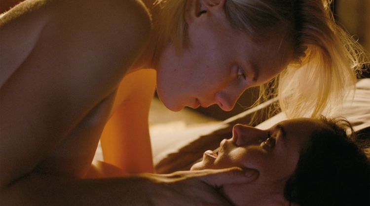 Produktbild: Below Her Mouth