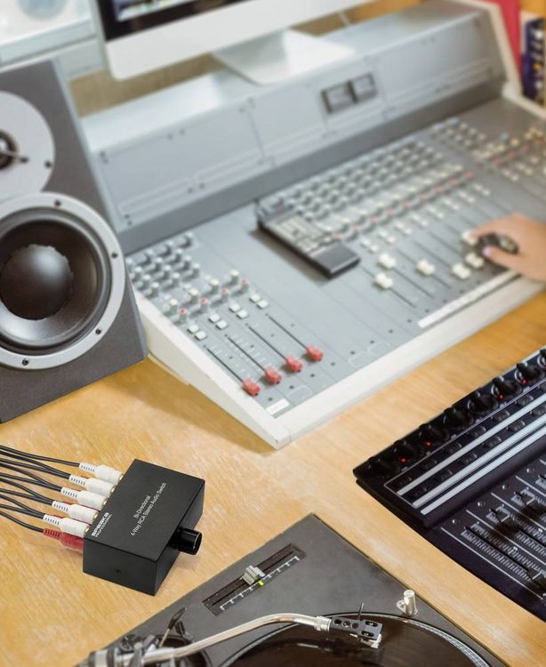 Produktbild: SpeaKa Professional SP-AS-500 4 Port Cinch-Audio-Switch Metallgeh&auml;use