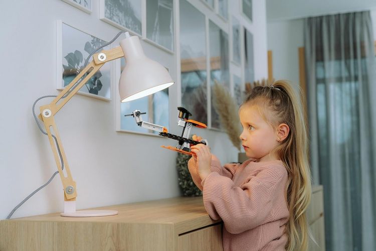 Produktbild: Fischertechnik 576101 - JUNIOR MAX, 10 Modelle, Solarmodelle, Konstruktionsbaukasten