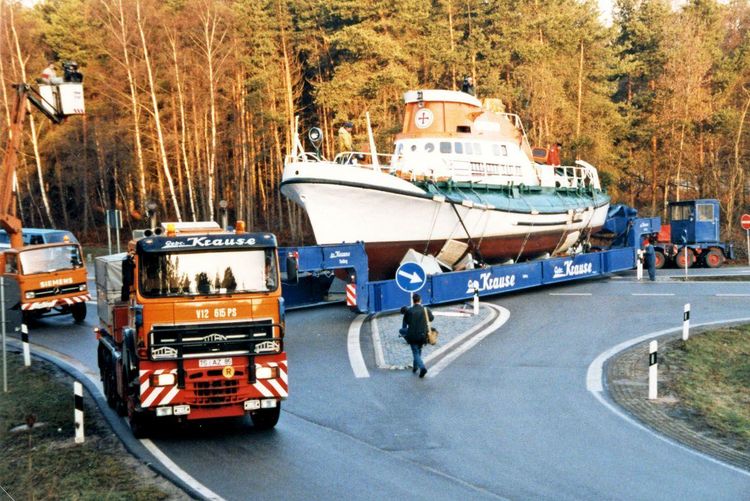 Produktbild: Schwerlastzugmaschinen unterwegs in den 1980er und 1990er Jahren