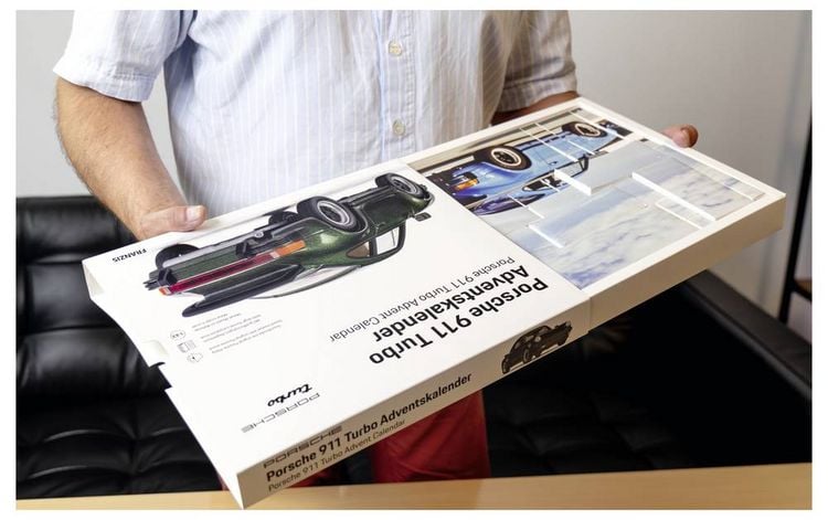 Produktbild: FRANZIS 67233 - Porsche 911 Turbo Adventskalender Oakgr&uuml;nmetallic