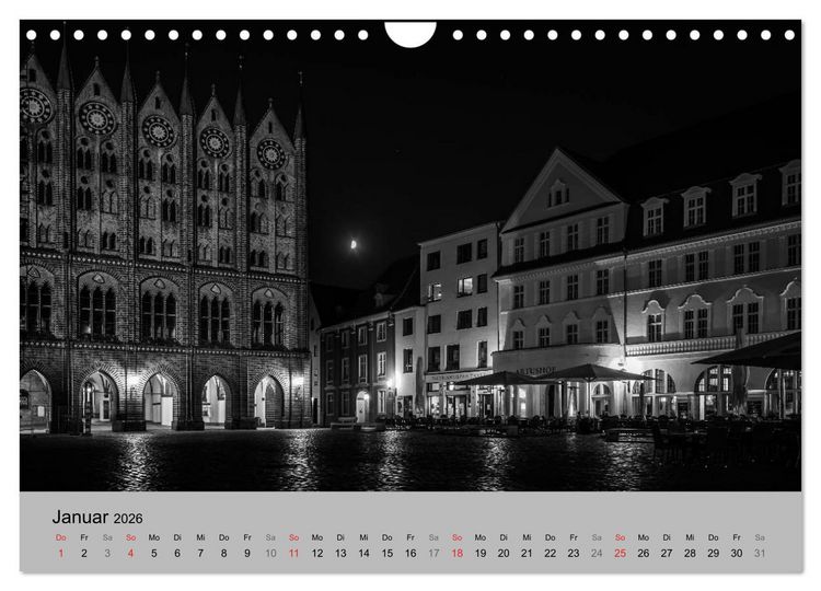 Produktbild: Hansestadt Stralsund bei Nacht (mit GPS-Koordinaten) (Wandkalender 2026 DIN A4 quer), CALVENDO Monatskalender