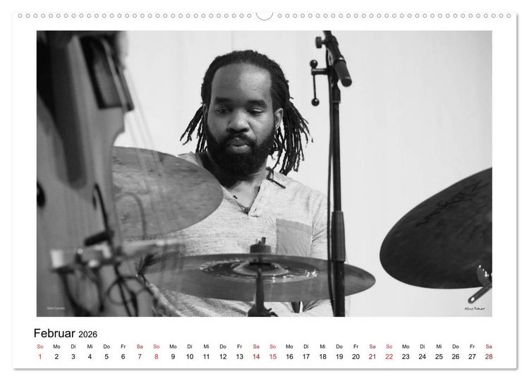 Produktbild: Internationale Meister des Jazz in Schwarzwei&szlig; (hochwertiger Premium Wandkalender 2026 DIN A2 quer), Kunstdruck in Hochglanz