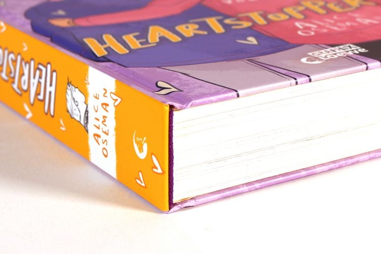 Produktbild: Heartstopper Volume 4 (deutsche Hardcover-Ausgabe)