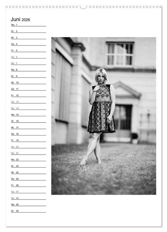 Produktbild: Mode in schwarz und wei&szlig; (Wandkalender 2026 DIN A2 hoch), CALVENDO Monatskalender