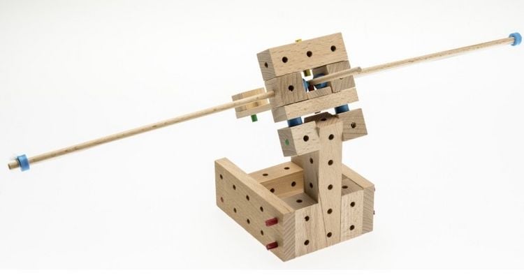 Produktbild: MATADOR 11514 - Catapults, Baukasten Mittelalter, Holz, 56 Teile, Konstruktionsbaukasten, ab 5 Jahren, Spielend lernen!