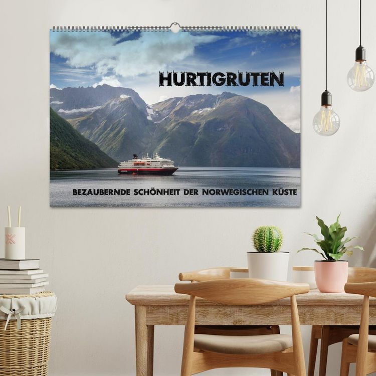 Produktbild: Hurtigruten - Bezaubernde Sch&ouml;nheit der norwegischen K&uuml;ste (Wandkalender 2026 DIN A2 quer), CALVENDO Monatskalender
