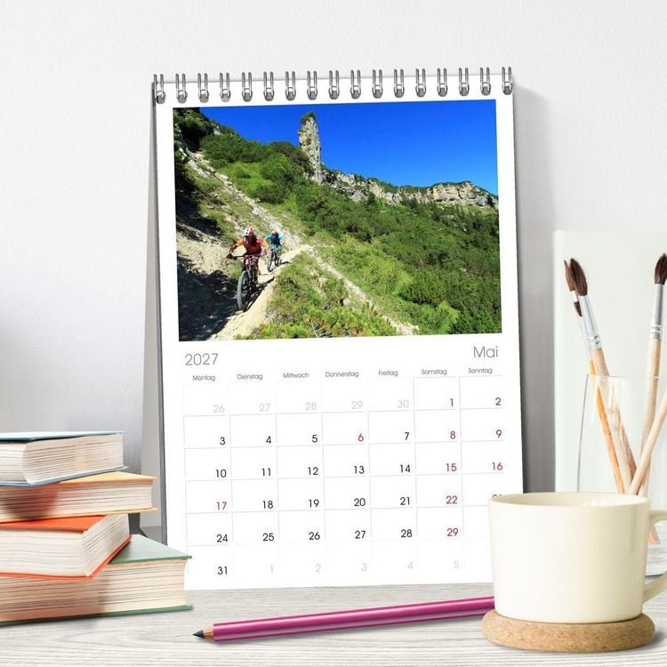 Produktbild: Tischplaner 2027 - Mountainbike Traumpfade (A5 Tischkalender zum Aufstellen) CALVENDO