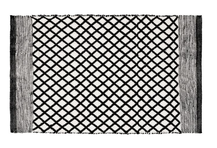 Produktbild: Badematte Mod. Tara, hergestellt aus recycelten PET-Flaschen (100 % Polyester)