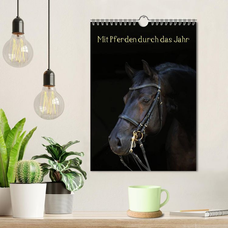 Produktbild: Mit Pferden durch das Jahr (Wandkalender 2026 DIN A4 hoch), CALVENDO Monatskalender