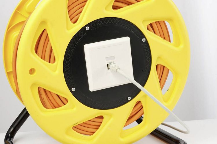 Produktbild: Renkforce RJ45 Netzwerk Kabeltrommel CAT 6a (Rohkabel CAT 7) S/FTP 50m Orange Halogenfrei