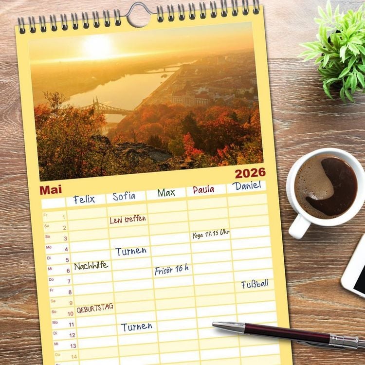 Produktbild: Familienplaner 2026 - Romantisches Budapest - Ungarns sch&ouml;ne Hauptstadt an der Donau mit 5 Spalten (Wandkalender, 21 x 45 cm) CALVENDO