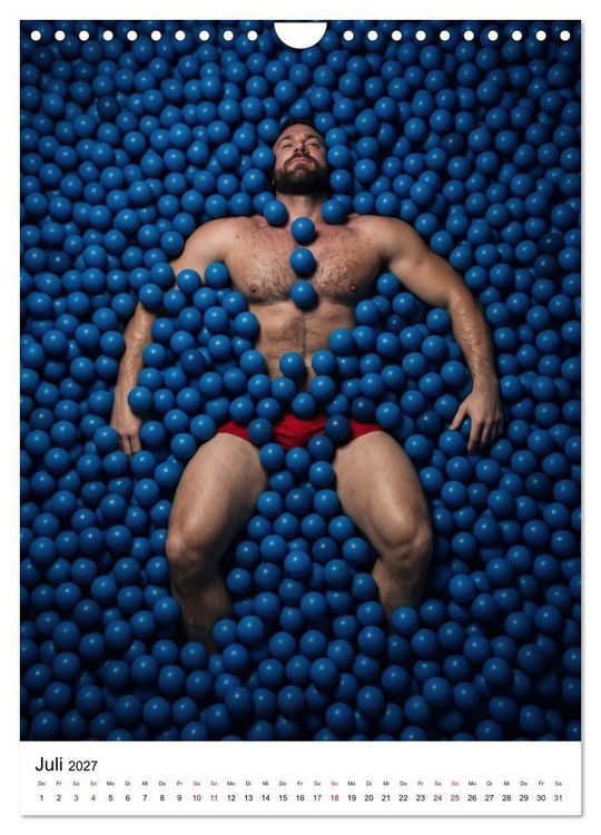 Produktbild: Floating Men - maskuliner K&ouml;rperbau in vollkommener Entspannung (Wandkalender 2027 DIN A4 hoch), CALVENDO Monatskalender