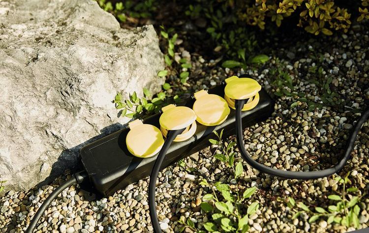 Produktbild: Heitronic 45058 Steckdosenleiste ohne Schalter Schwarz/Gelb erh&ouml;hter Ber&uuml;hrungsschutz