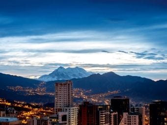 Produktbild: CALVENDO Puzzle illimani bei Morgend&auml;mmerung 1000 Teile Puzzle quer | 1000 Teile Lege-Gr&ouml;&szlig;e 64 &times; 48 cm Foto-Puzzle f&uuml;r gl&uuml;ckliche Stunden
