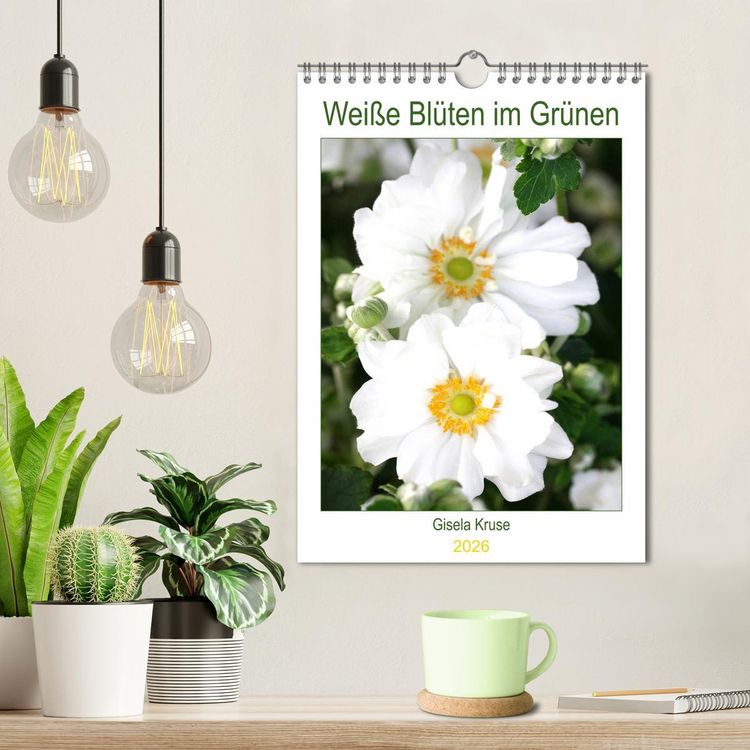 Produktbild: Wei&szlig;e Bl&uuml;ten im Gr&uuml;nen (Wandkalender 2026 DIN A4 hoch), CALVENDO Monatskalender