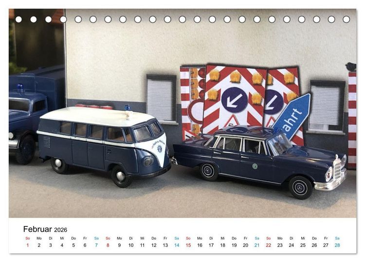 Produktbild: Polizeimodelle im Einsatz (Tischkalender 2026 DIN A5 quer), CALVENDO Monatskalender