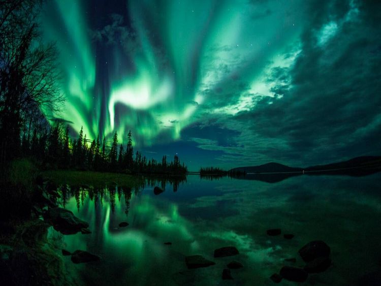 Produktbild: CALVENDO Puzzle Beginn der Polarlichtsaison | 1000 Teile Lege-Gr&ouml;&szlig;e 64x48cm Foto-Puzzle f&uuml;r gl&uuml;ckliche Stunden