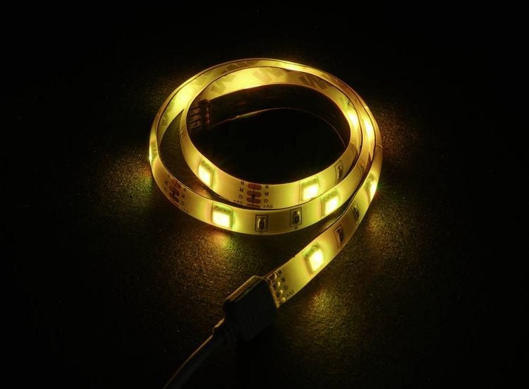 Produktbild: Sygonix SY-5225288 LED-Streifen-Komplettset mit Stecker 5V 150cm RGB 1St.