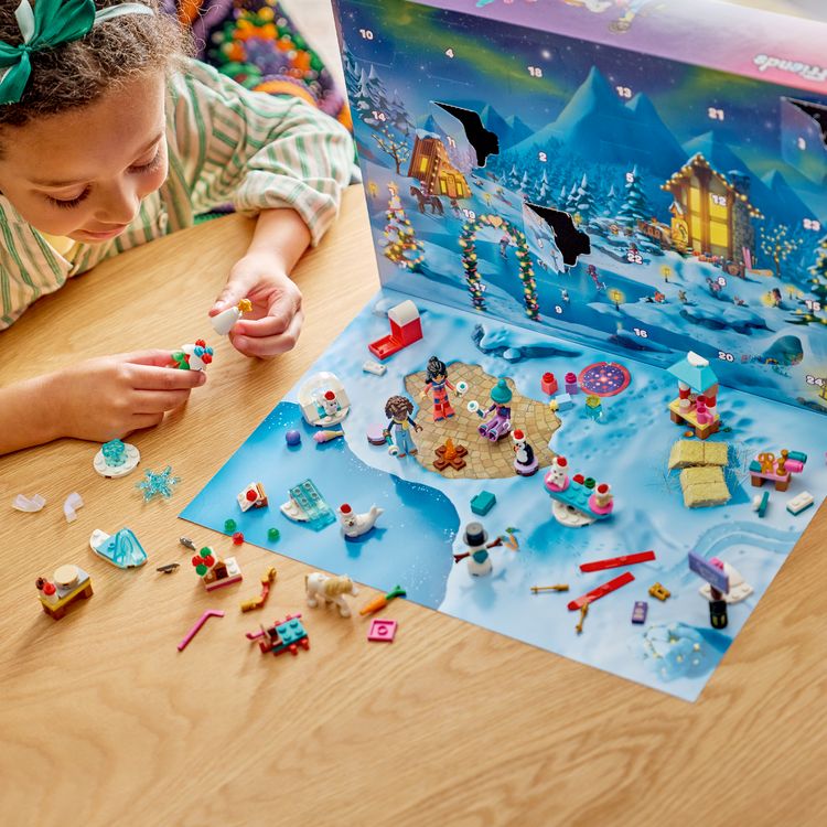 Produktbild: LEGO Friends Adventskalender 2026 Weihnachtsspielzeug ab 6 Jahren 42698