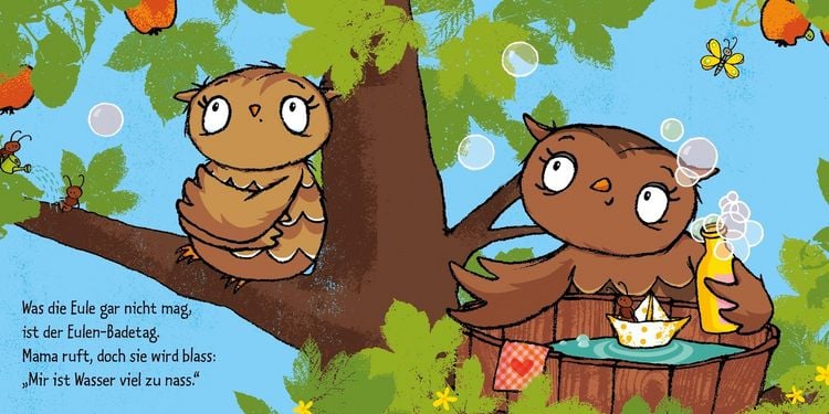Die kleine Eule badet