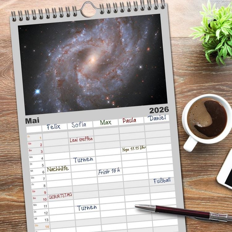 Produktbild: Familienplaner 2026 - Hubble - 35 Jahre atemberaubende Aufnahmen mit 5 Spalten (Wandkalender, 21 x 45 cm) CALVENDO
