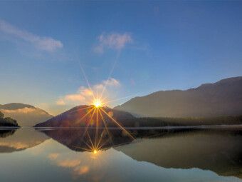 Produktbild: CALVENDO Puzzle Sonnenaufgang am Sylvenstein | 1000 Teile Lege-Gr&ouml;&szlig;e 64 &times; 48 cm Foto-Puzzle f&uuml;r gl&uuml;ckliche Stunden