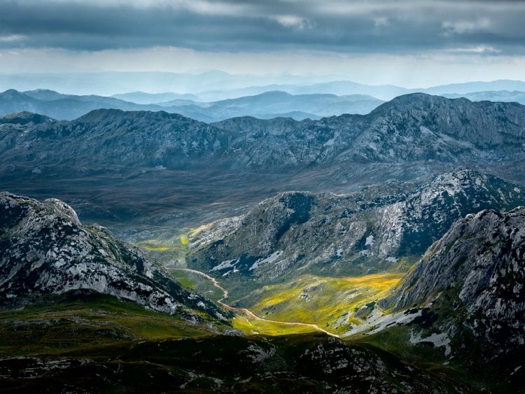 Produktbild: CALVENDO Puzzle Lichtfenster im Durmitor | 1000 Teile Lege-Gr&ouml;&szlig;e 64 &times; 48 cm Foto-Puzzle f&uuml;r gl&uuml;ckliche Stunden