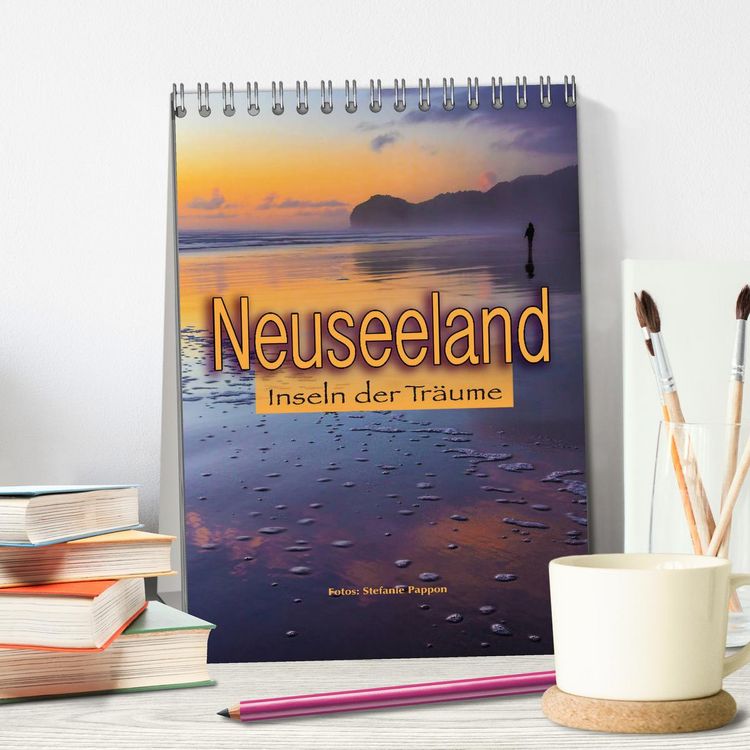Produktbild: Neuseeland, Inseln der Tr&auml;ume (Tischkalender 2026 DIN A5 hoch), CALVENDO Monatskalender