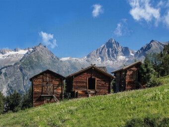 Produktbild: CALVENDO Puzzle Ein Motiv aus dem Kalender Wallis. Perle der Schweiz | 1000 Teile Lege-Gr&ouml;&szlig;e 64 &times; 48 cm Foto-Puzzle f&uuml;r gl&uuml;ckliche Stunden