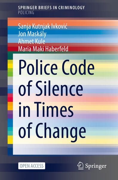 Produktbild: Police Code of Silence in Times of Change